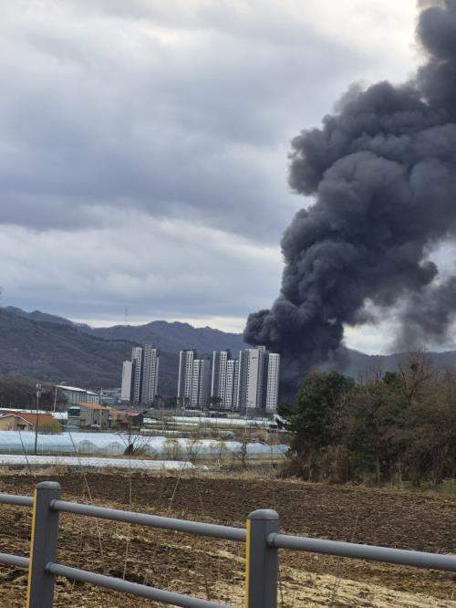 경기 양주 홍죽산업단지 공장 폭발 화재 발생... 3명 부상 및 17명 대피 상황 정밀 분석