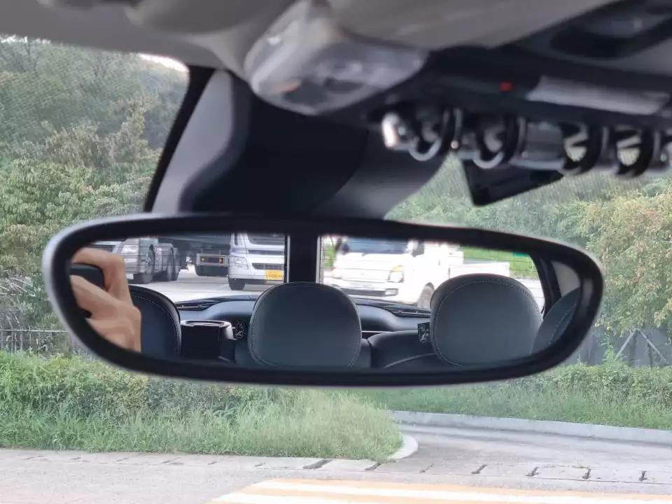 클럽맨 S는 길이감 적응이 꼭 필요합니다.