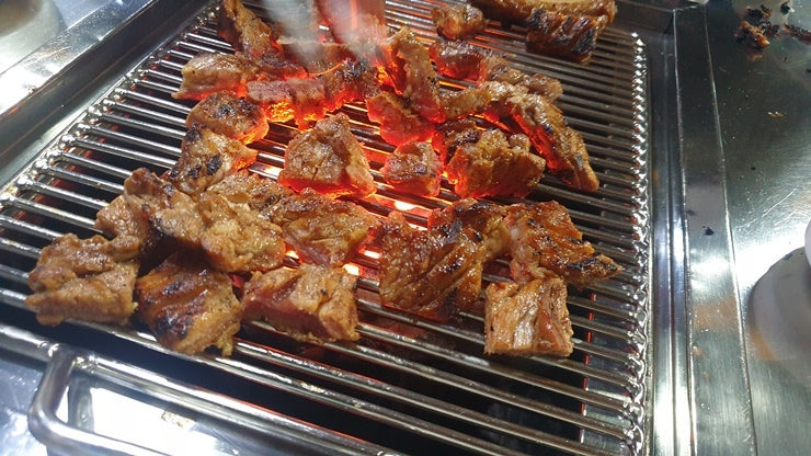 강남 압구정 핫플 포차 '연탄공장'