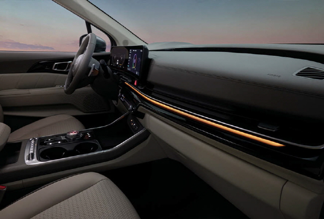 카니발 하이브리드 실내디자인