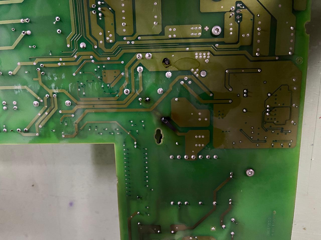 SIEMENS SINAMICS S120 드라이브 보드 손상 및 수리 작업 1