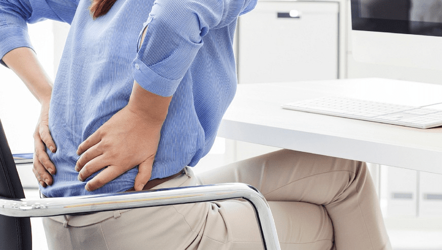 허리가 아픈 사람들의 사진 - 1