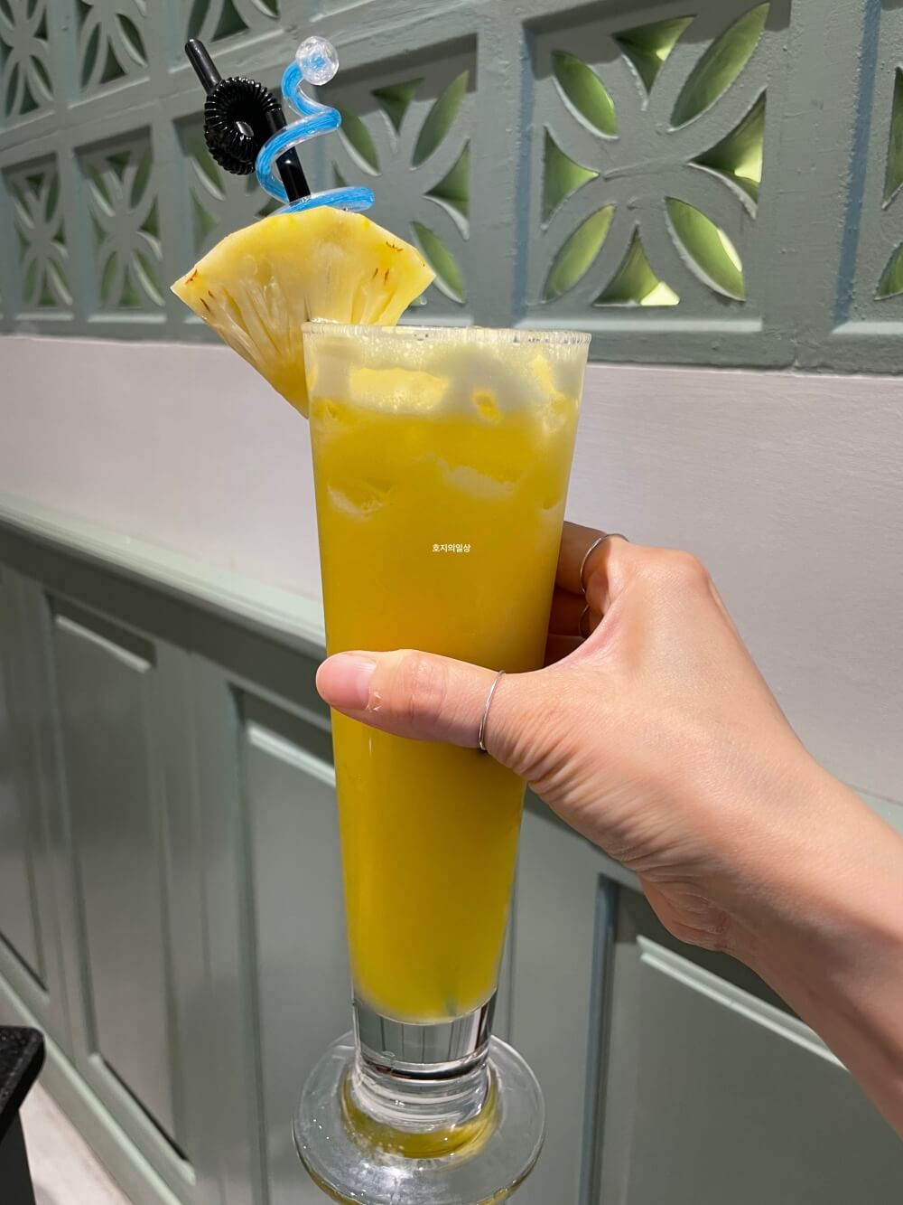나트랑 베트남 가정식 맛집 마담프엉 - 파인애플 주스