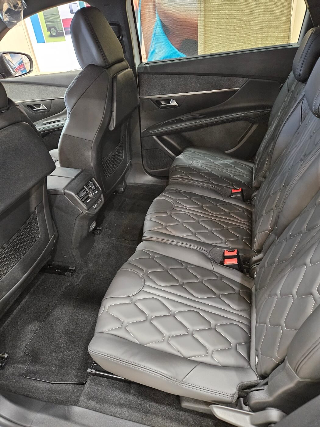 푸조 5008 실내공간과 기능의 완벽 조화 차박러들이 추천