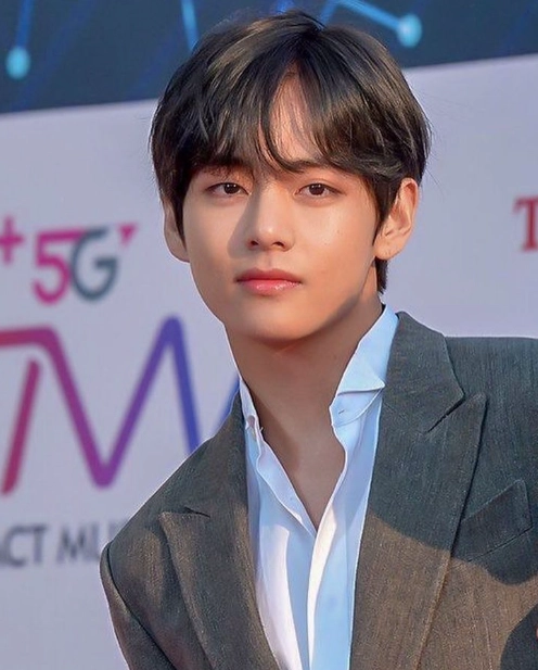 방탄소년단 뷔 사주: 대중적 성공과 매력의 비밀