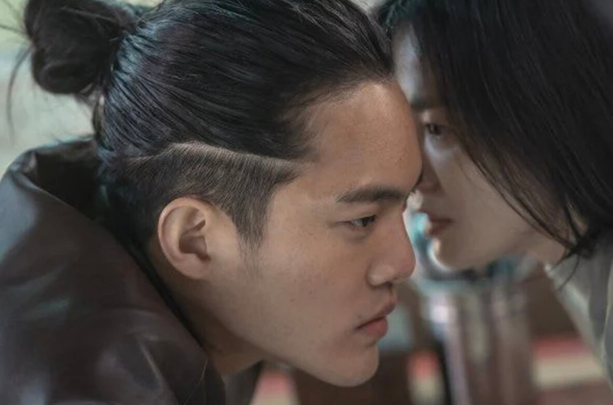 꽁지머리를 한 김건우