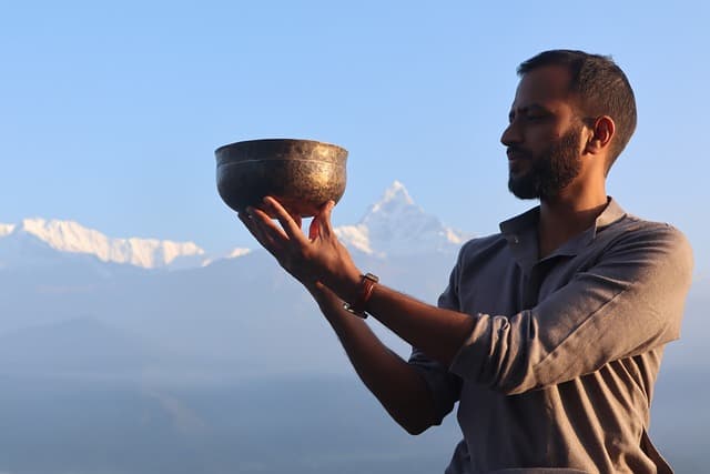 세라믹 싱잉볼과 티베트 사운드 볼: 고대의 치유 기법