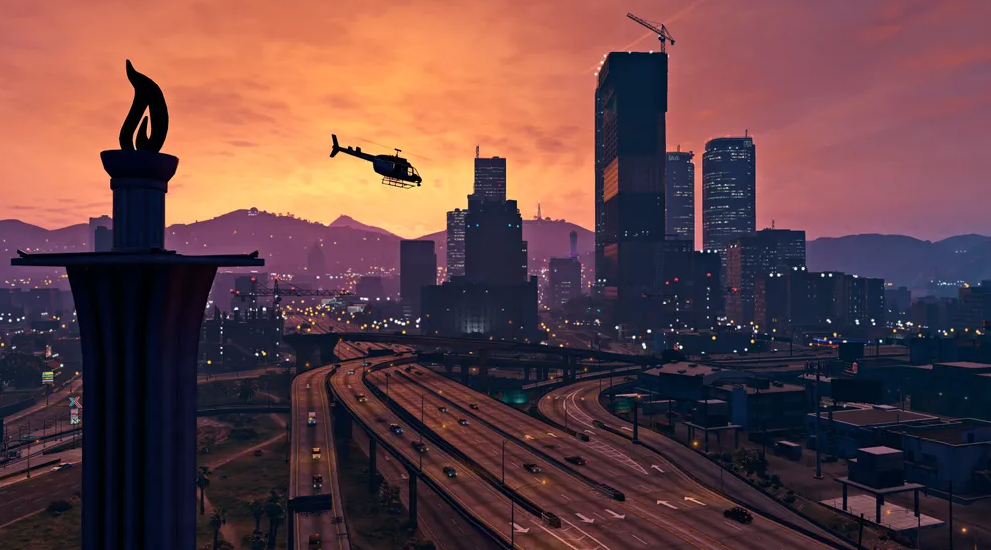 GTA5 PS5 버전에서 로스산토스 도심을 차량으로 질주하는 화면