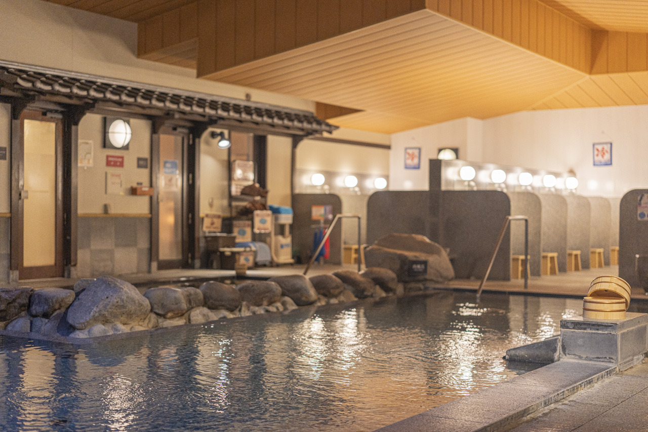 Original source photograph 117 for Osaka and Kansai Hotels: 36 Stay and Bathing Records, Plus 8 Official Introductions