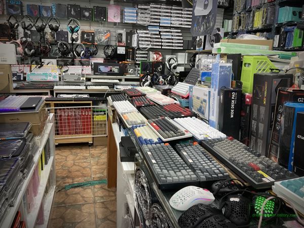 선인상가 후문 쪽에 있는 키보드 상점 2022년 5월