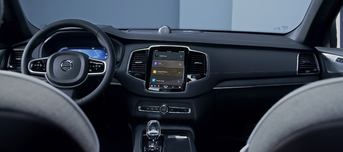 xc90-recharge-inter