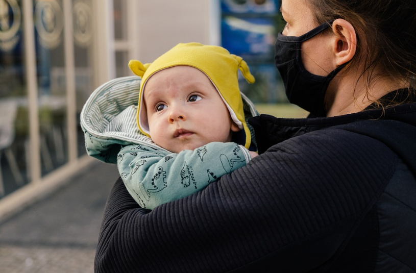맞벌이 부부 육아비 지출 관련 사진