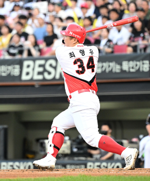 2025 프로야구 중계 꿀팁 총정리! 예매, 하이라이트까지 한방에