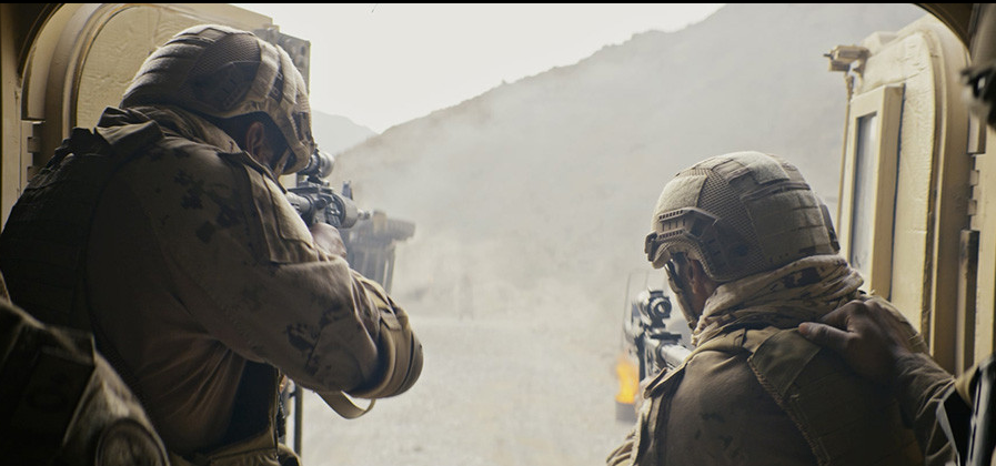 영화 매복 속 전투 장면