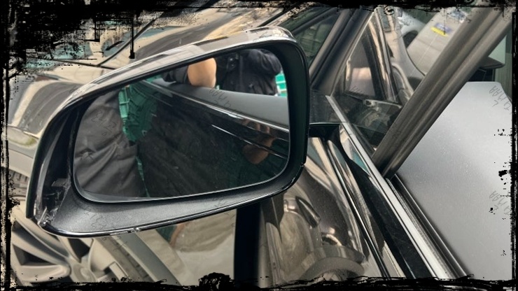 테슬라 모델X 운전석 사이드미러 상단커버 파손 및 접히고 펴지지 않는 고장 수리 전