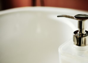 자외선 차단제 지우는 법