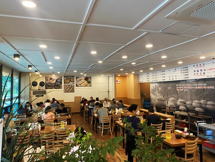 삼교리동치미막국수-내부