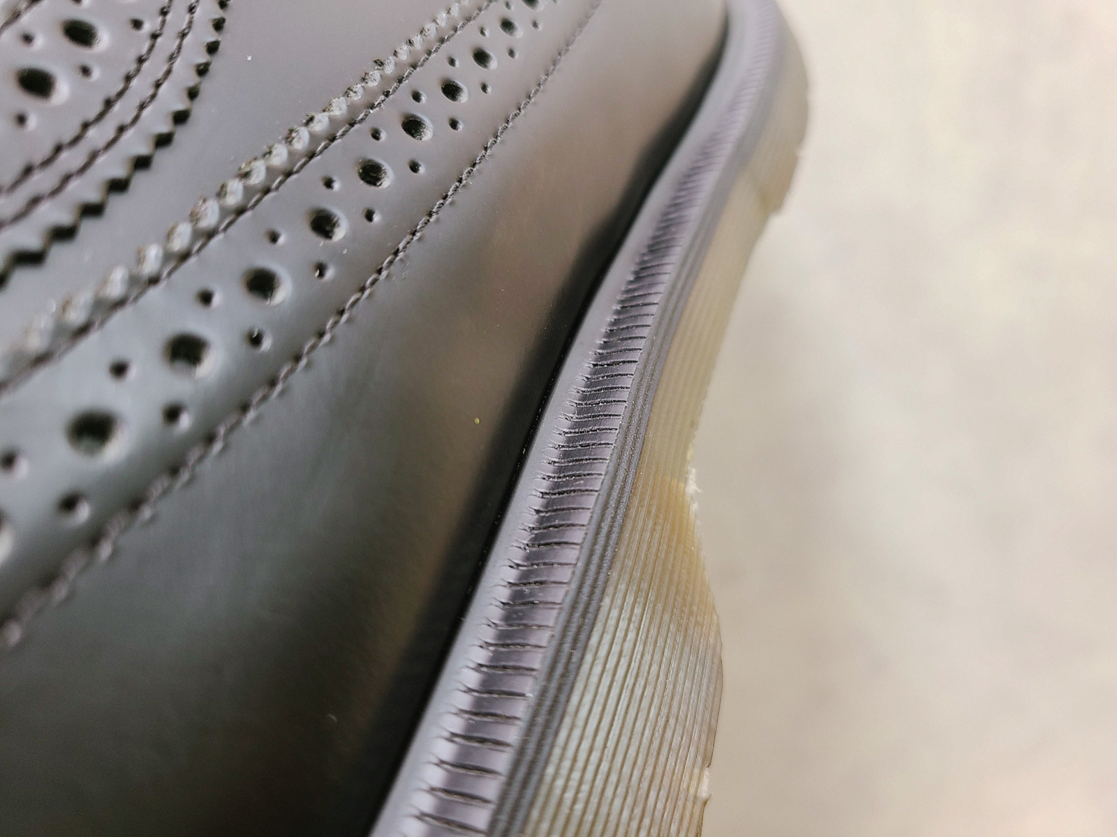 솔기가 만나는 부분의 빗살 무늬