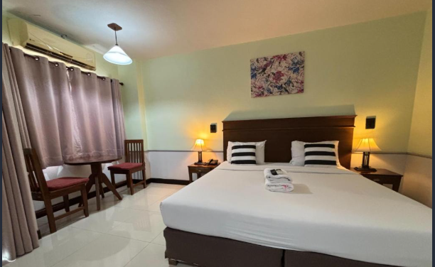 sutus-court-hotel