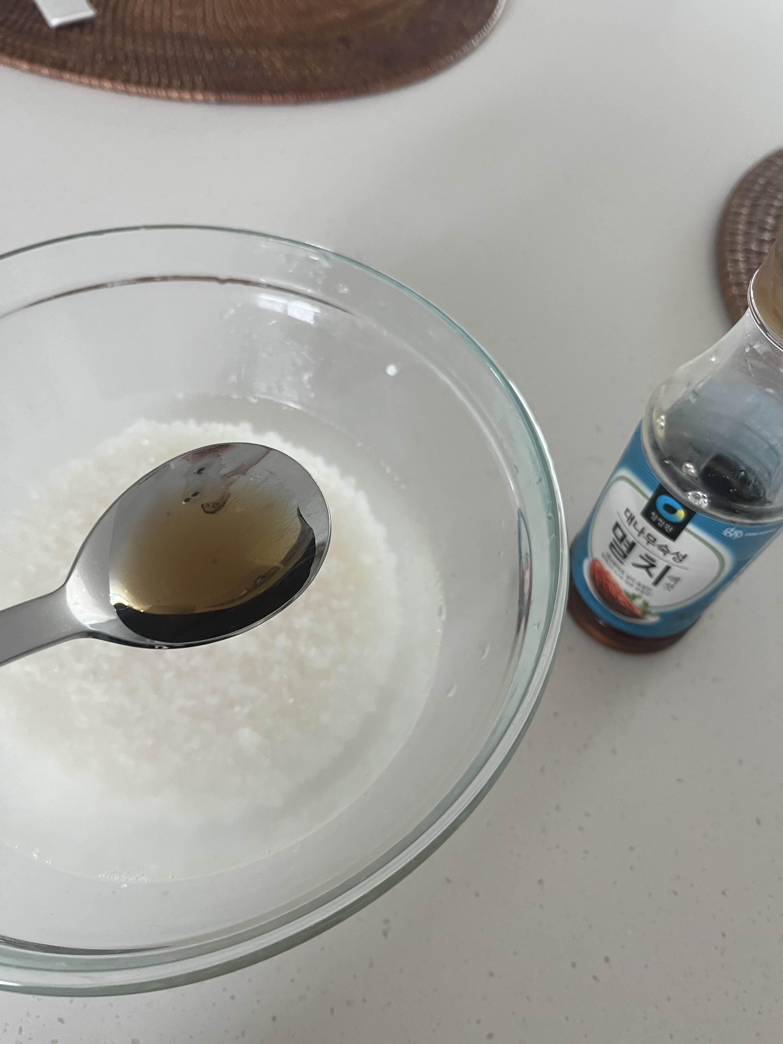 쌀 준비와 멸치액젓 1