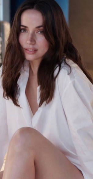 아나 데 아르마스 프로필