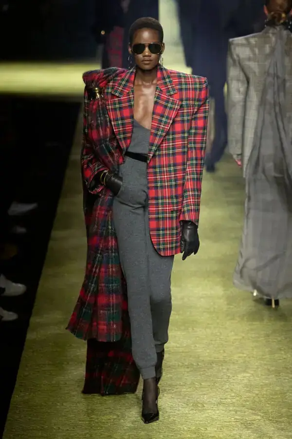 Courtesy of Saint Laurent 모델컷2