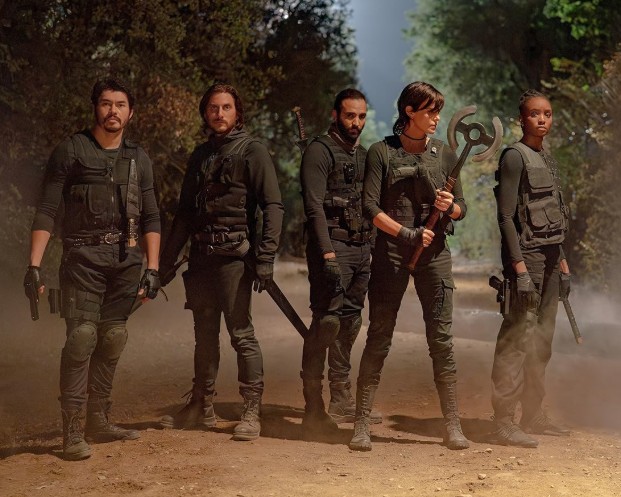 올드 가드 2 다시보기 보러가기 - 줄거리 결말 리뷰 후기, 출연진 꾸인(응오타인반) 디스코드(우마서먼)