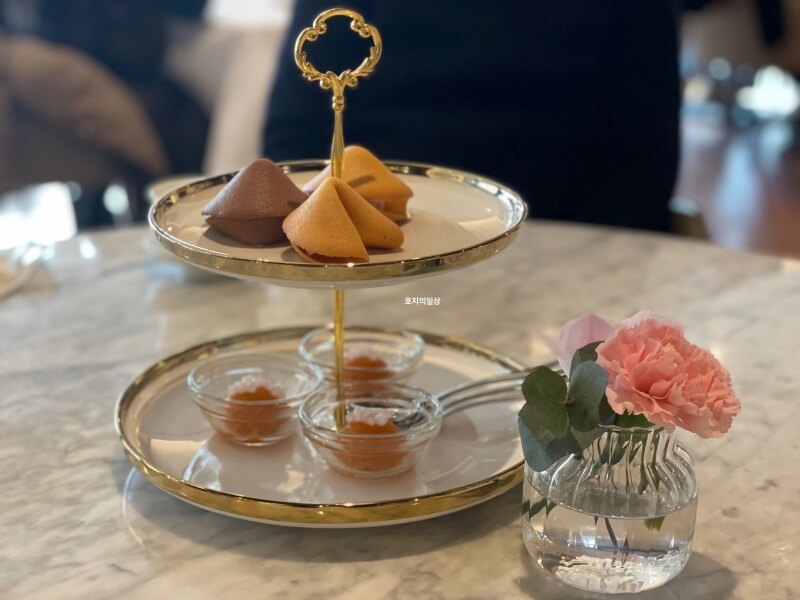 SMT 차이나룸 몬드리안 호텔점 - 꽃 코스 후식