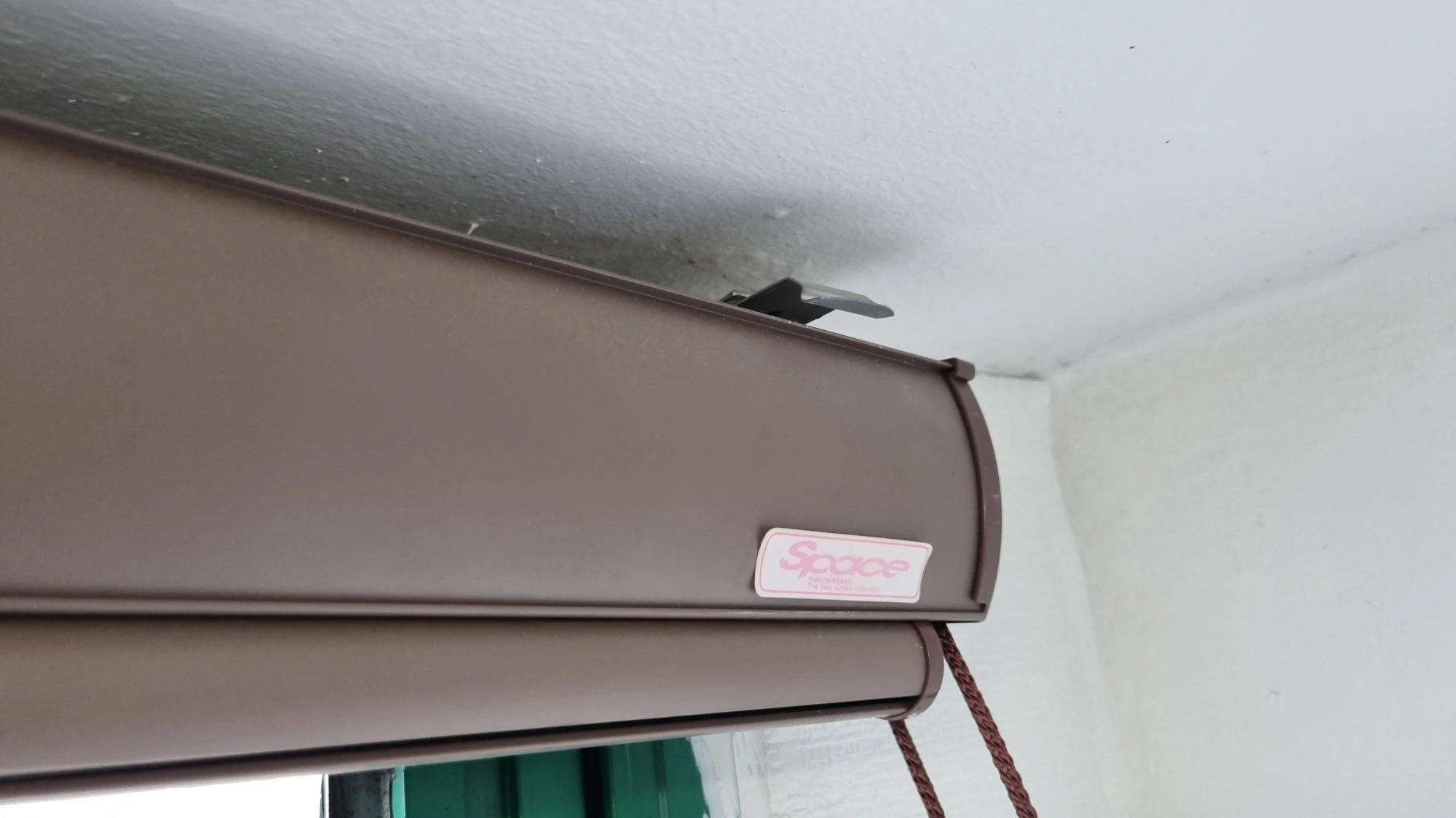 블라인드 끼우는 방향