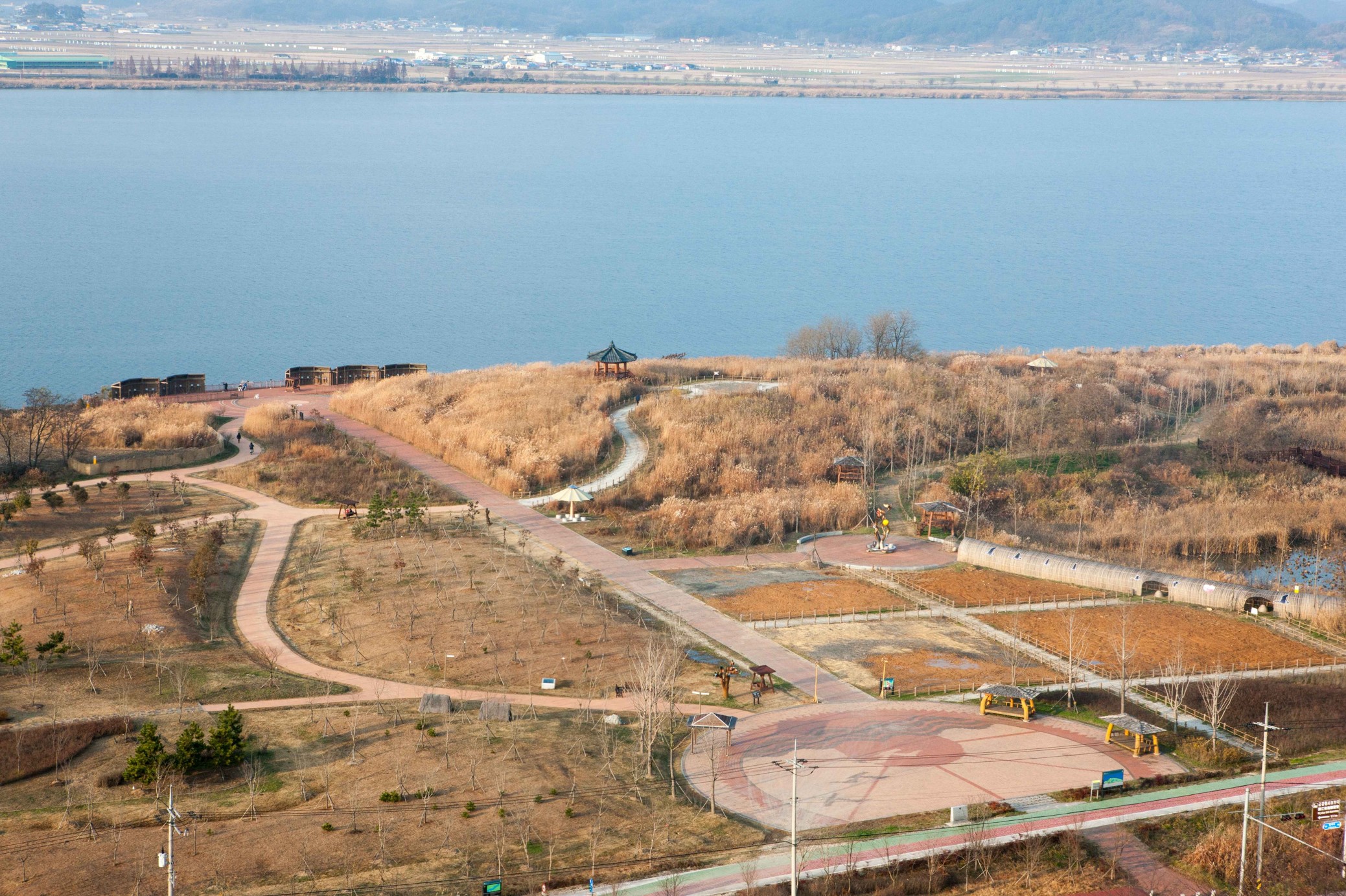 군산-금강철새조망대의-모습