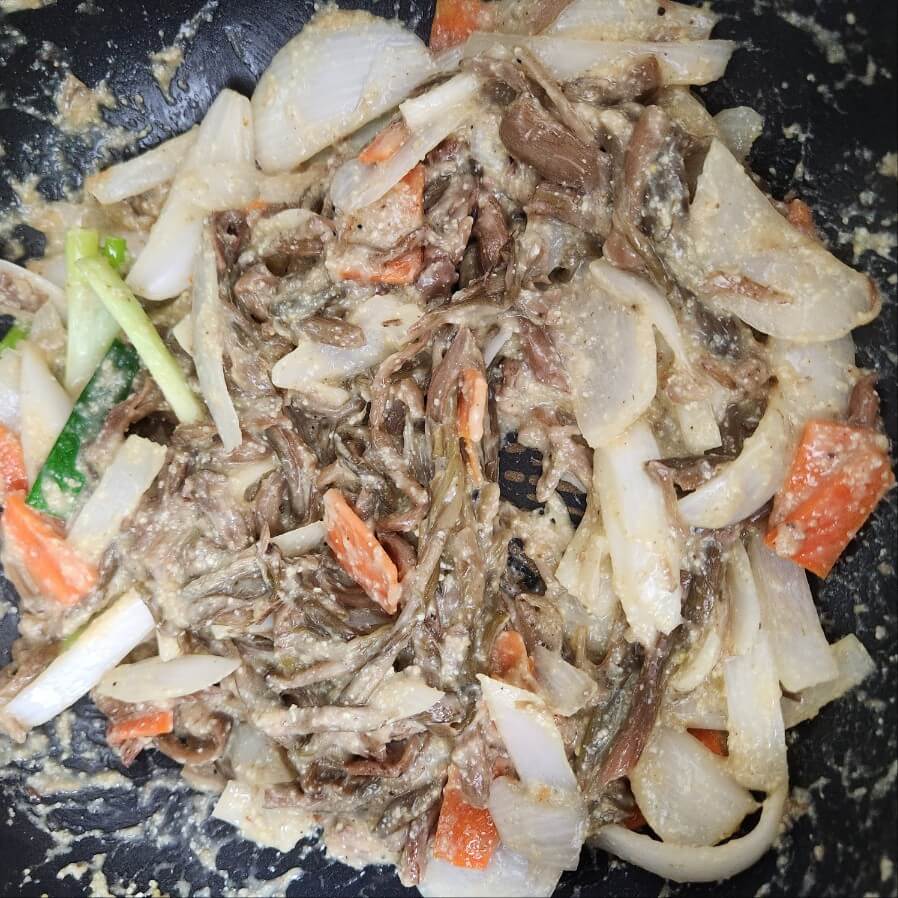 들깨 토란대 볶음 만드는 법 