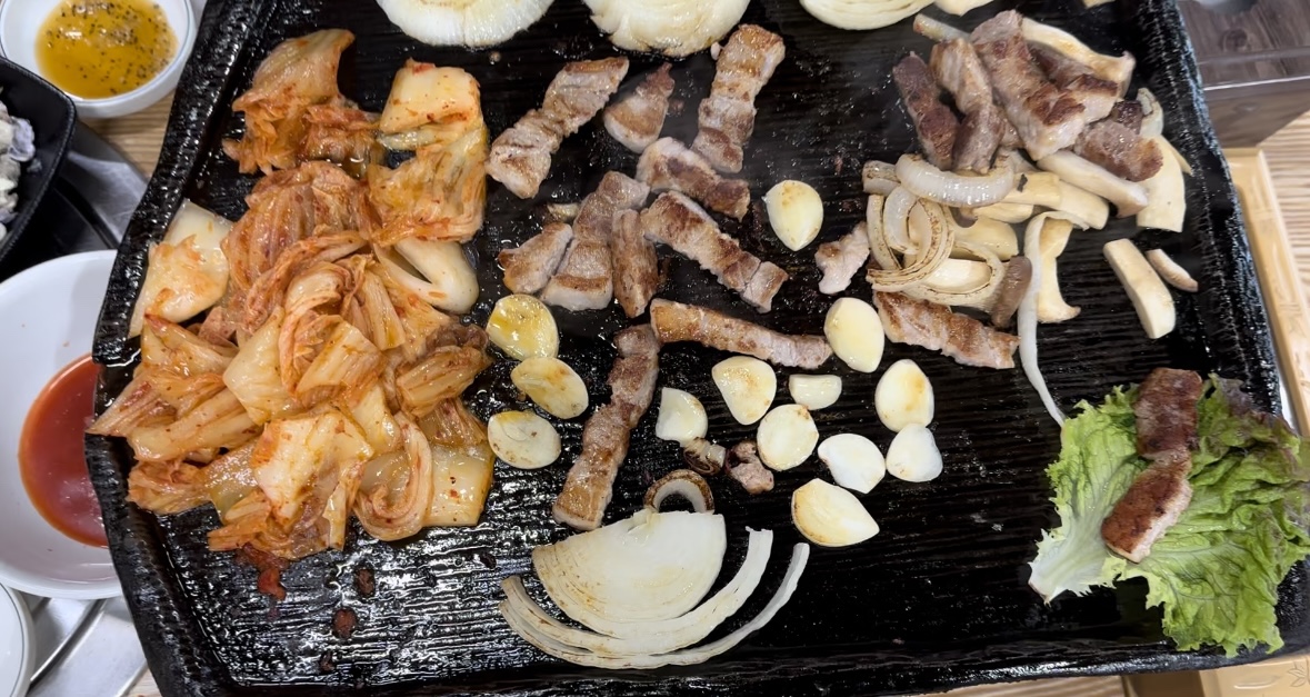 뜨락-익힌-삼겹살