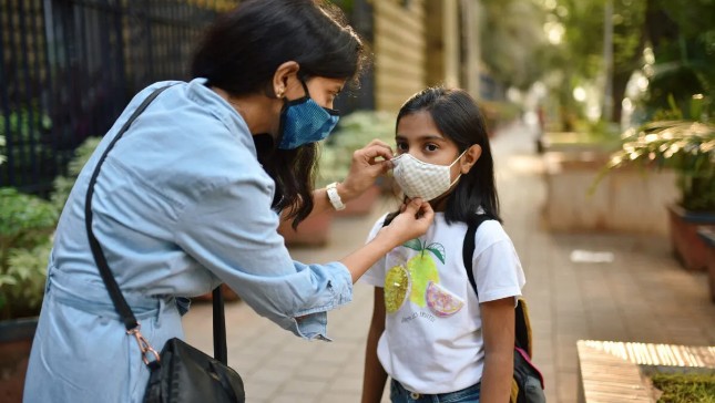 새 질병 인도 어린이들에 퍼진 토마토 독감 증상 및 원인, 예방법