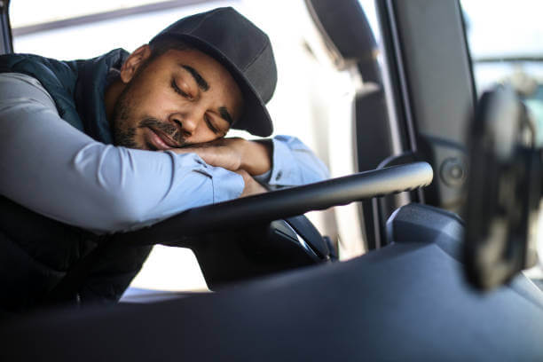 다크서클이 한쪽 눈에만 생기는 이유와 의학적 원인 분석