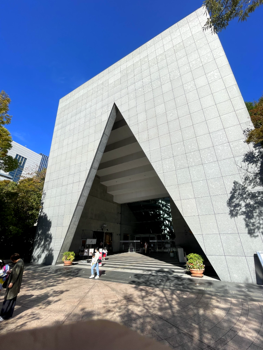 아크로스 후쿠오카 주출입구1