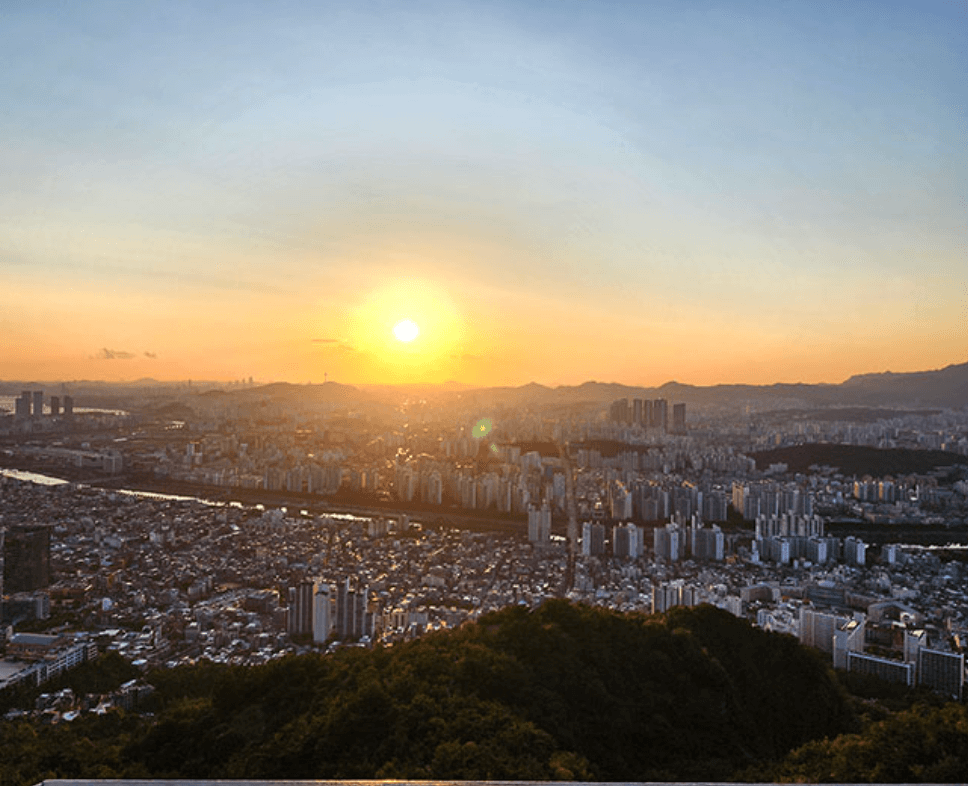 일몰 등산 코스 추천 및 아름다운 봄 등산 명소 안내