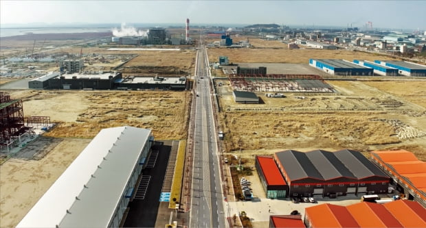 국내 최대 규모의 간척지인 새만금에 들어선 국가산업단지 전경. 새만금개발청 제공