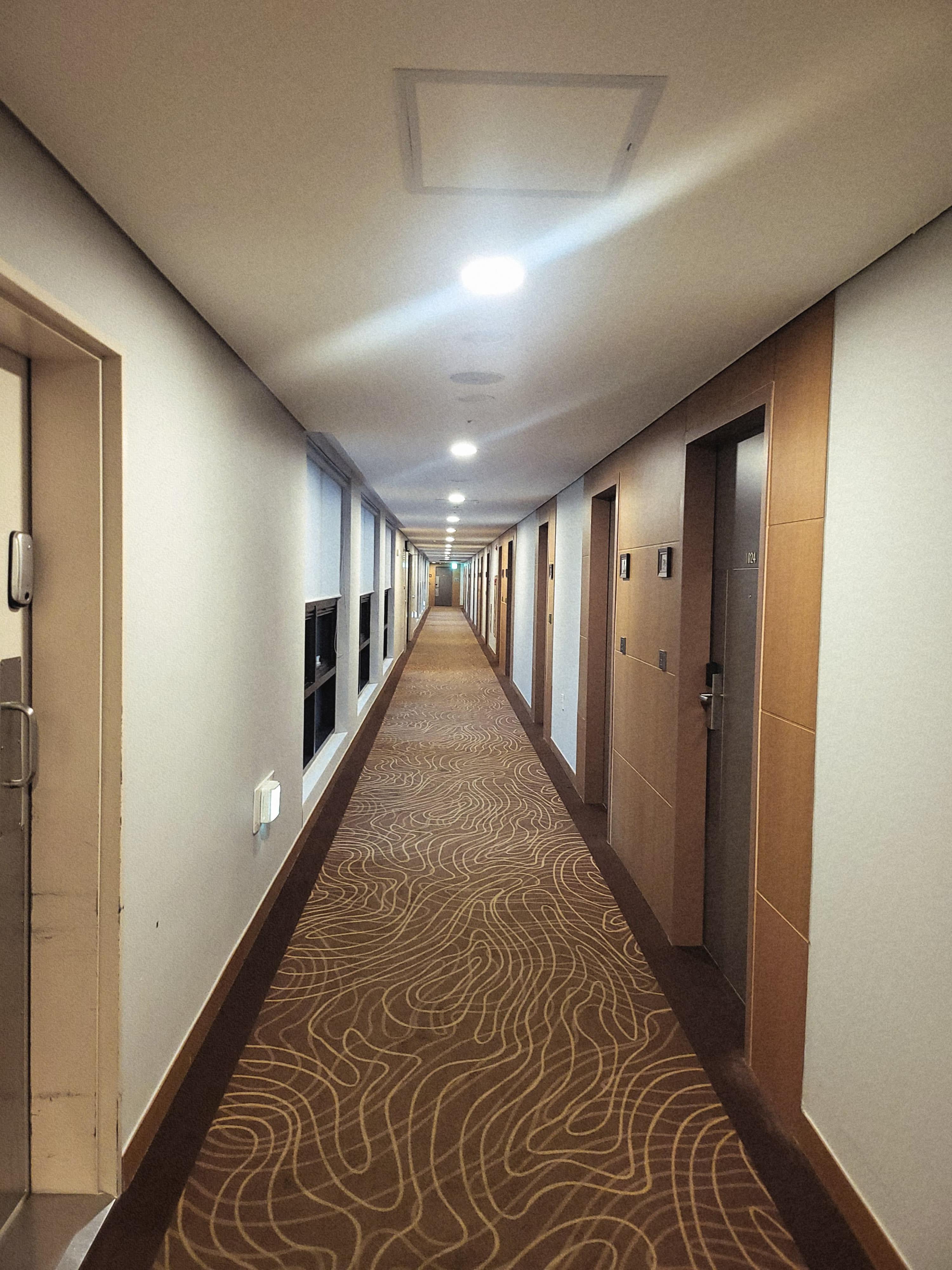 호텔라마다속초 10층 복도