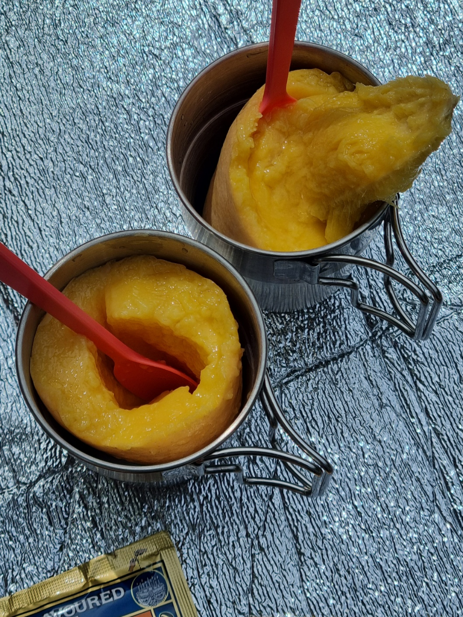 캠핑에서 망고먹기