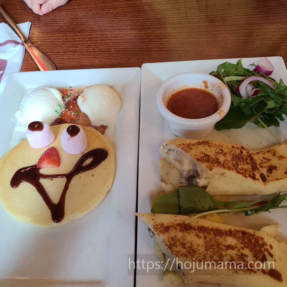 퍼니 페이스 팬케이크와 치킨 그레이프