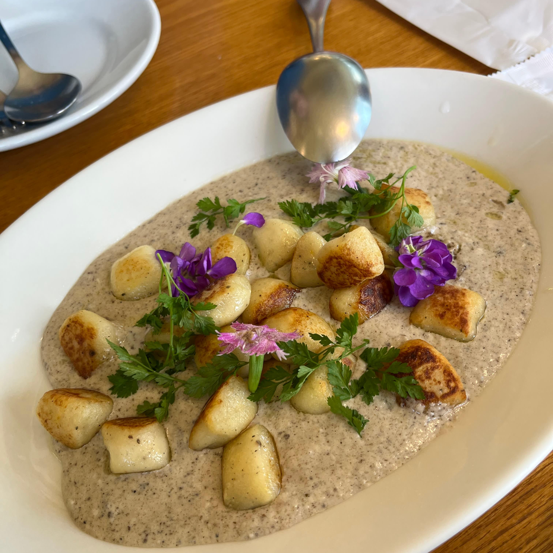 강릉시장맛집 두에시스