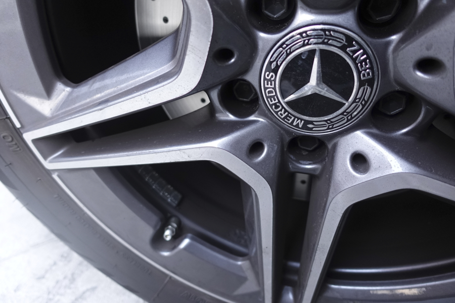 타이어 공기압 빼는법 주입구