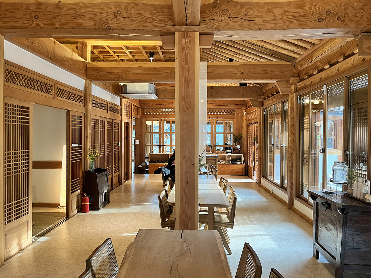 울주군 언양 한옥 카페 농도 내부