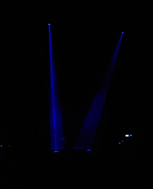 비하인드 더 스테이지 조명 쇼