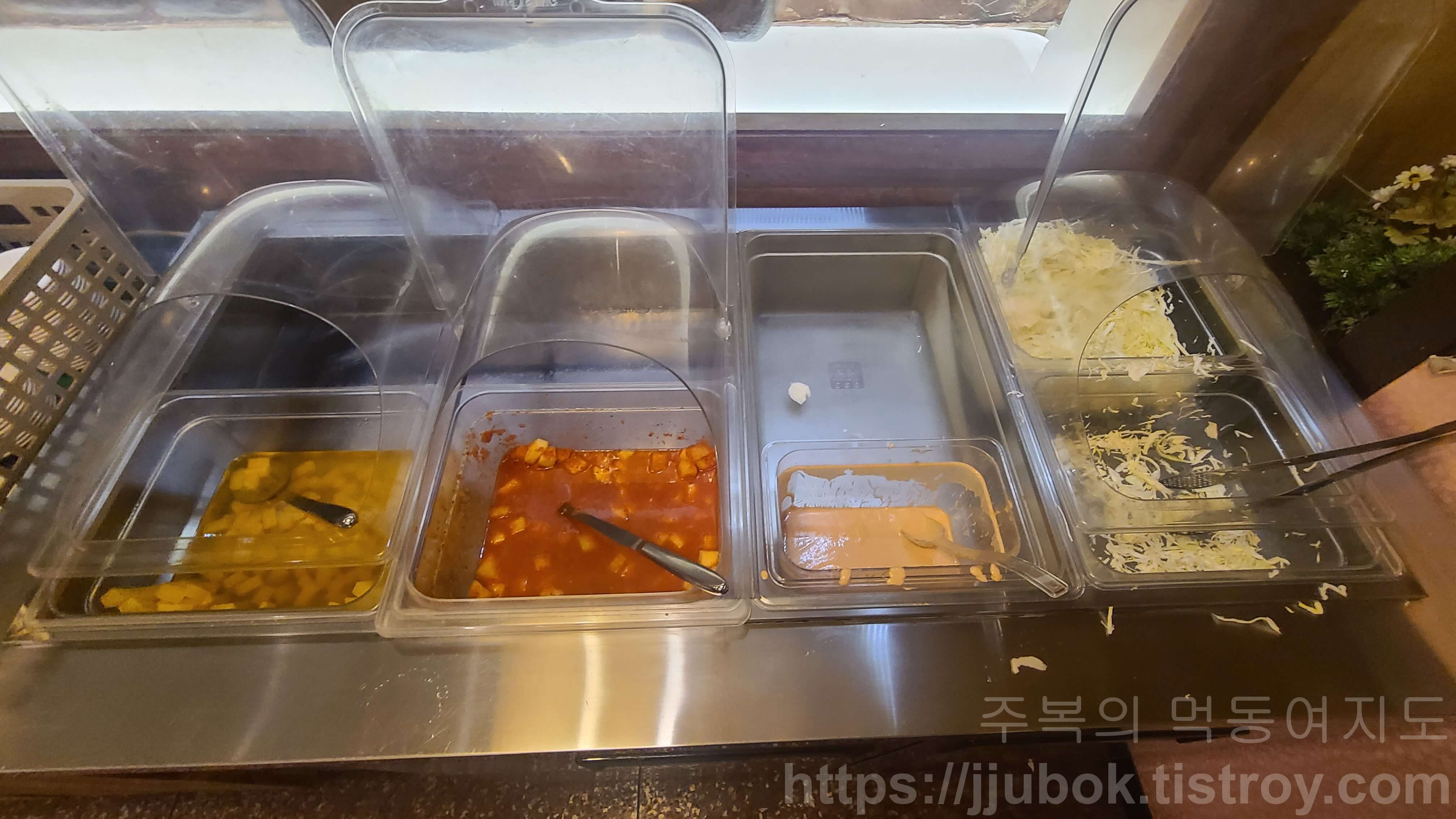 잉글랜드-왕돈까스-셀프바-2