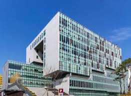 동덕여대 남녀 공학 전환 찬성이 더 높다