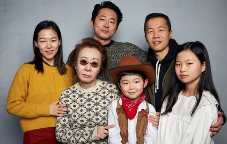 미나리 영화에 나오는 가족의 가족사진