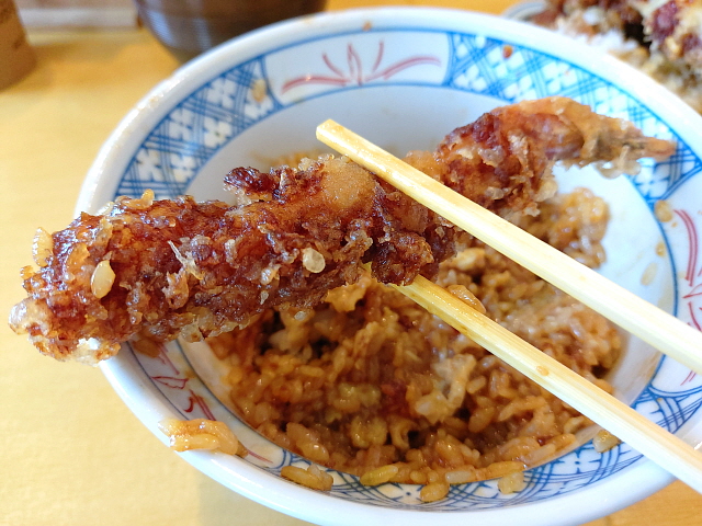 커다란 새우튀김