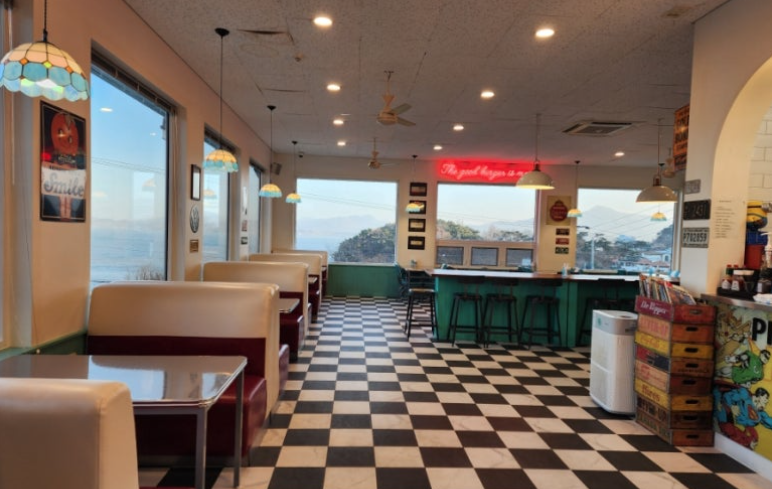 버거히어로 내부 사진