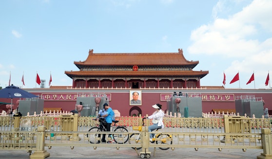 중국의 항일전쟁 및 세계 반파시스트 전쟁(제2차 세계대전) 승리(전승절) 80주년 기념 열병식을 사흘 앞둔 지난달 31일 중국 베이징 천안문 앞